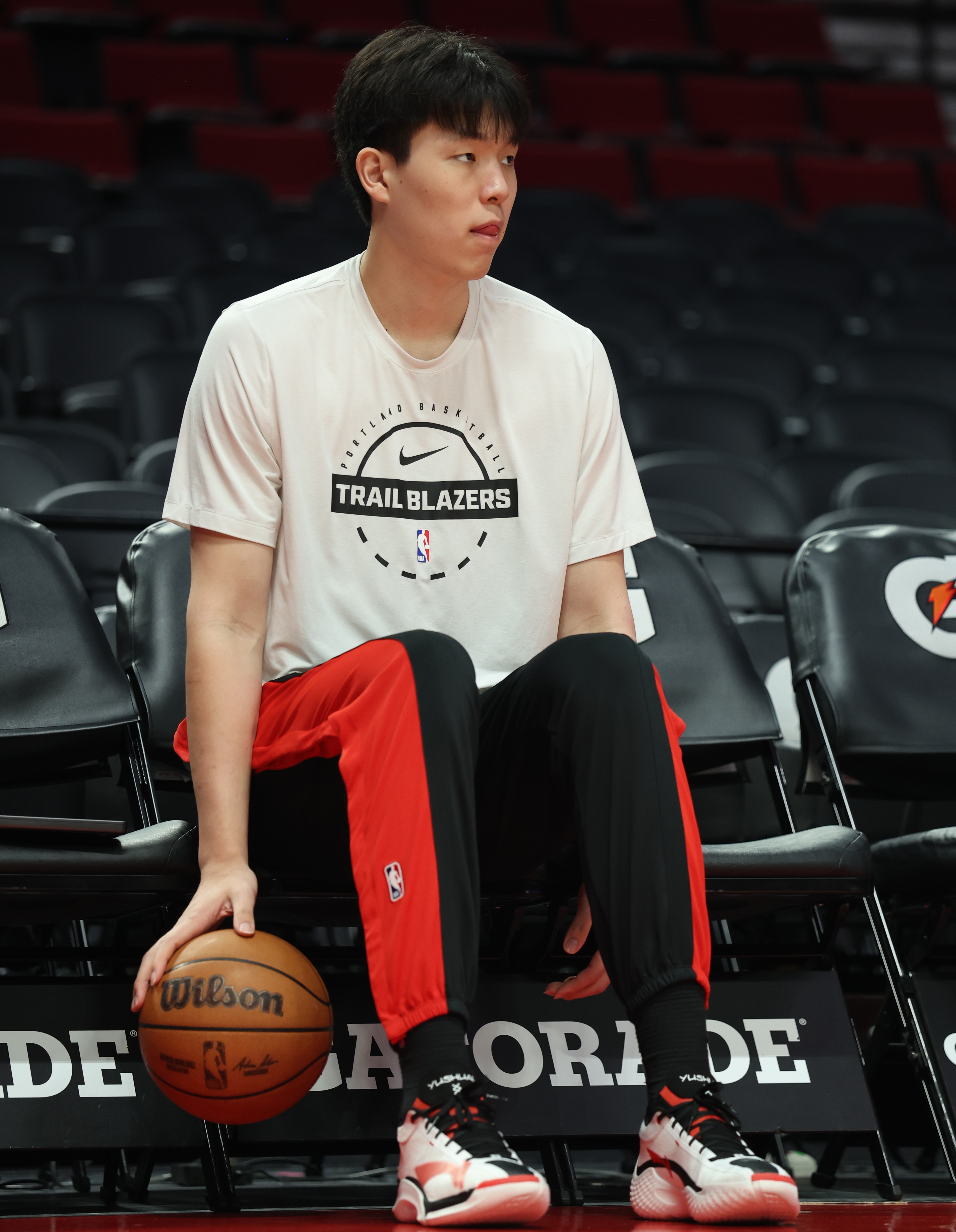 360体育-拓媒：球队不会为场均2.4分的杨瀚森重塑打法 为此后者难达上限