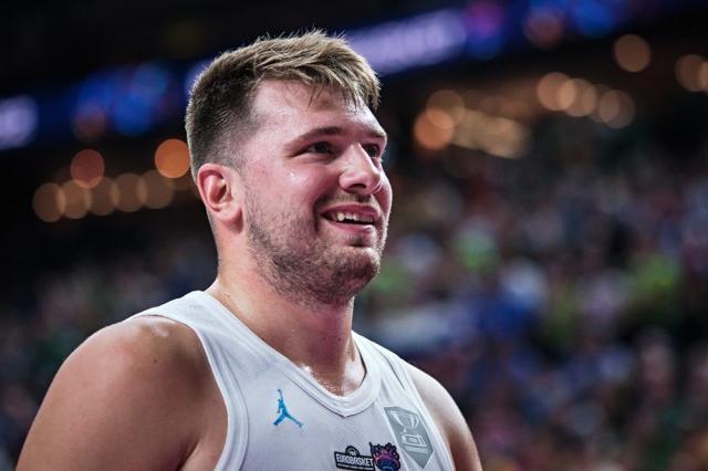 欧锦赛开局就演火星撞地球 球迷大呼欧洲篮球太强