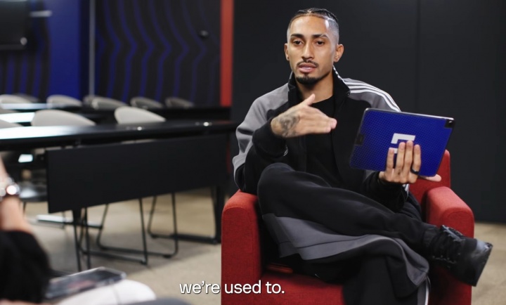 360足球直播-拉菲尼亚：刚开始相处可能觉得莱万有点怪，但后来你就习惯了