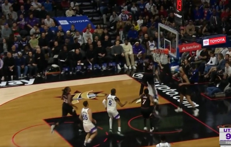 360体育下载-无处不在！博纳奋力追防 腾空暴起送科利尔遮天大帽